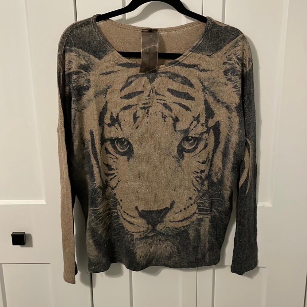 Dolman sleeve tiger top